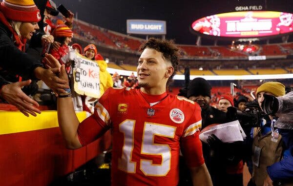 09sb-mahomes-ALT2-fkjh-articleLarge