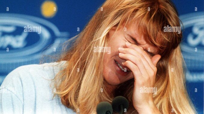 tennis-player-steffi-graf-cries-after-the-loss-of-the-australian-open-DDETBP