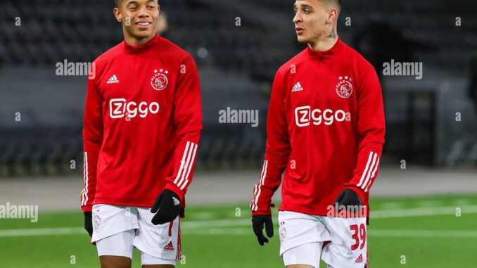 bern-switzerland-march-18-david-neres-of-ajax-antony-of-ajax-during-the-uefa-europa-league-match-between-bsc-young-boys-and-ajax-at-stadion-wankd-2F42KKN