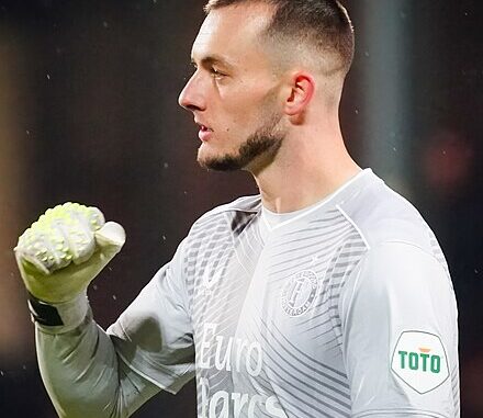 Go_Ahead_Eagles_-_Feyenoord_-_53679350950_(Justin_Bijlow)