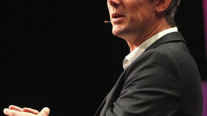 Edwin_van_der_Sar_2015