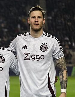Qarabağ_vs_Ajax_(24.10.2024)_(4)_(Wout_Weghorst) (1)