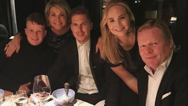 IMAGE-3-SPORTSMOB.COM-Family-at-dinner